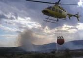 Muere el anciano de 79 años herido por la descarga de agua de un helicóptero que sofocaba un incendio