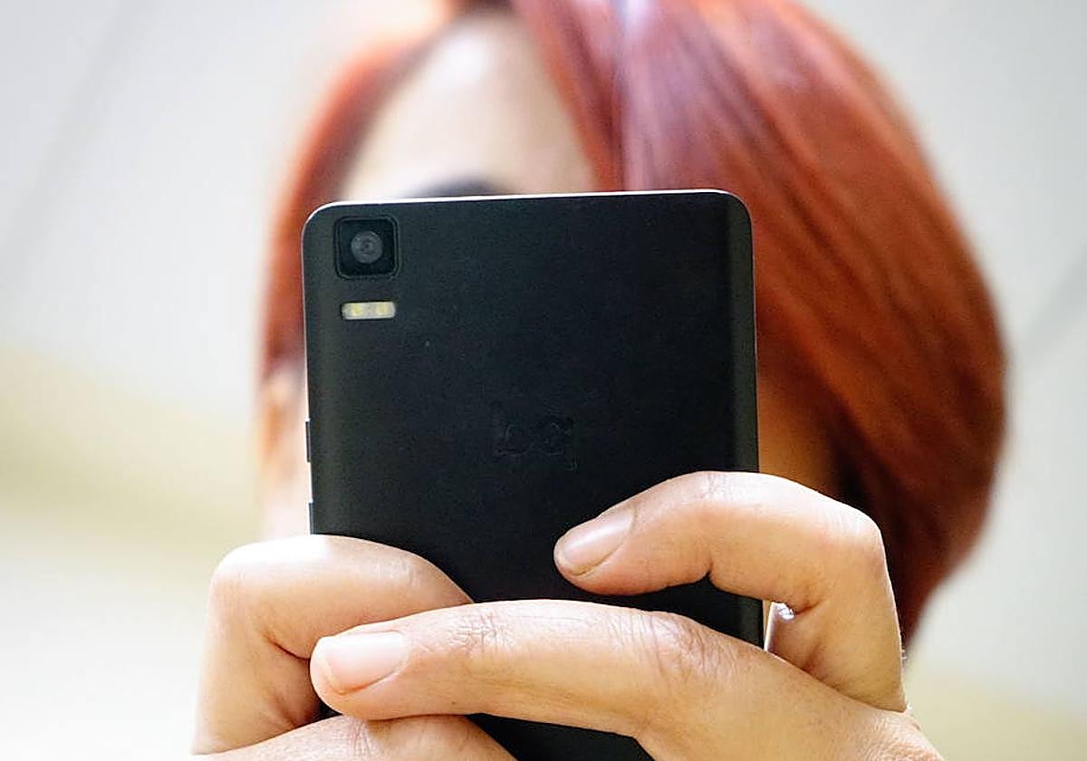 OCU lanza una advertencia sobre el aumento de las estafas durante las vacaciones