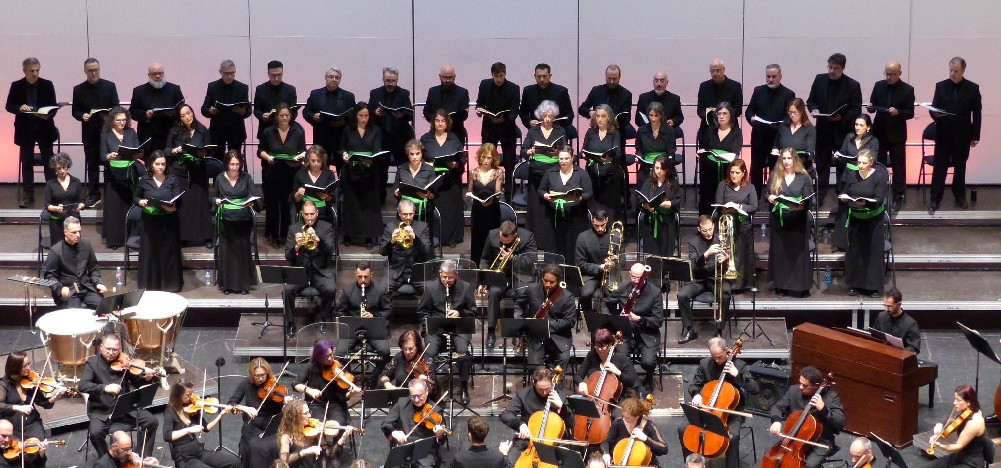 Imagen principal - El coro de Cámara de Extremadura, de Medusa a Víctor Manuel