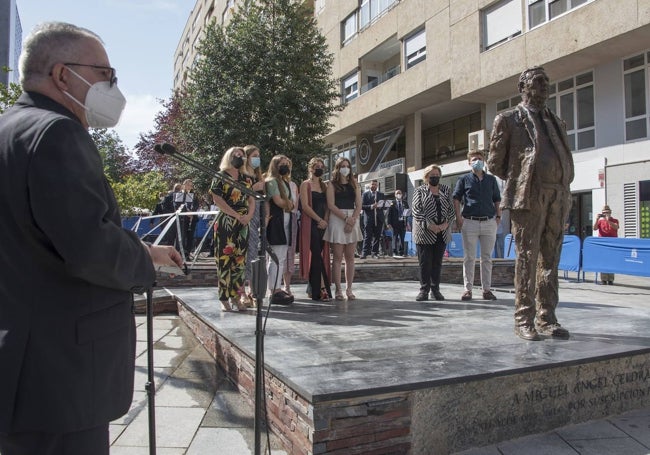 La estatua, el día de su inauguración en 2021.