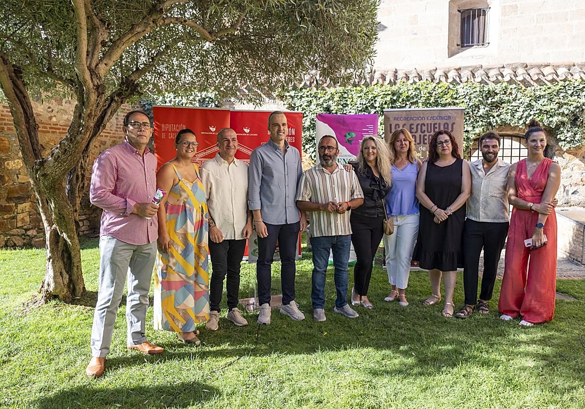 Asistentes a la presentación del programa de la 36 edición de la Fiesta de la Tenca.