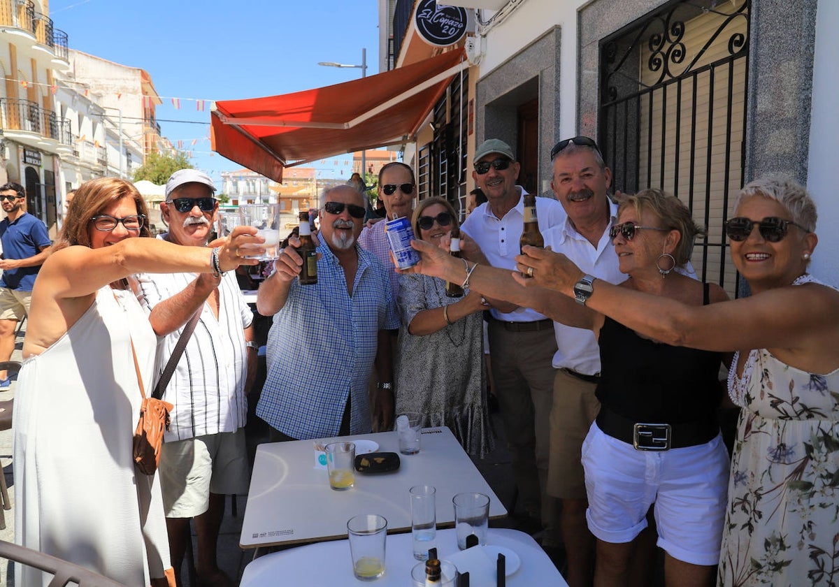 Emigrantes en Valle de la Serena celebrando las fiestas patronales el pasado 15 de agosto.