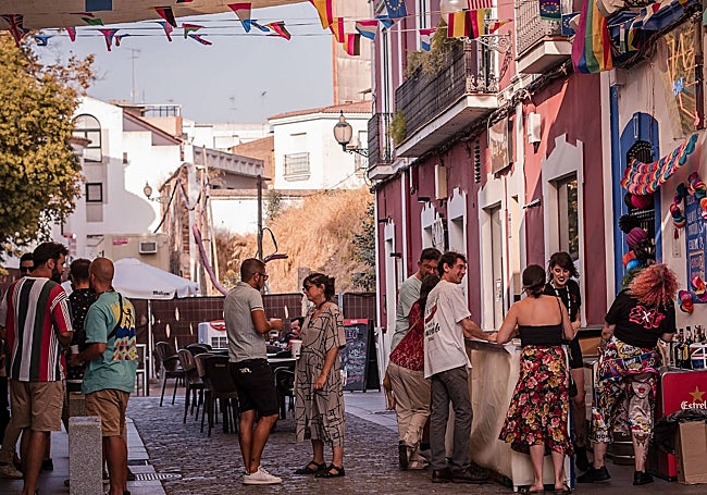 Calle Alvarado, junto al Arco de Trajano.