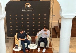 José Calderón, con Piti Hurtado en al presentación del libro.