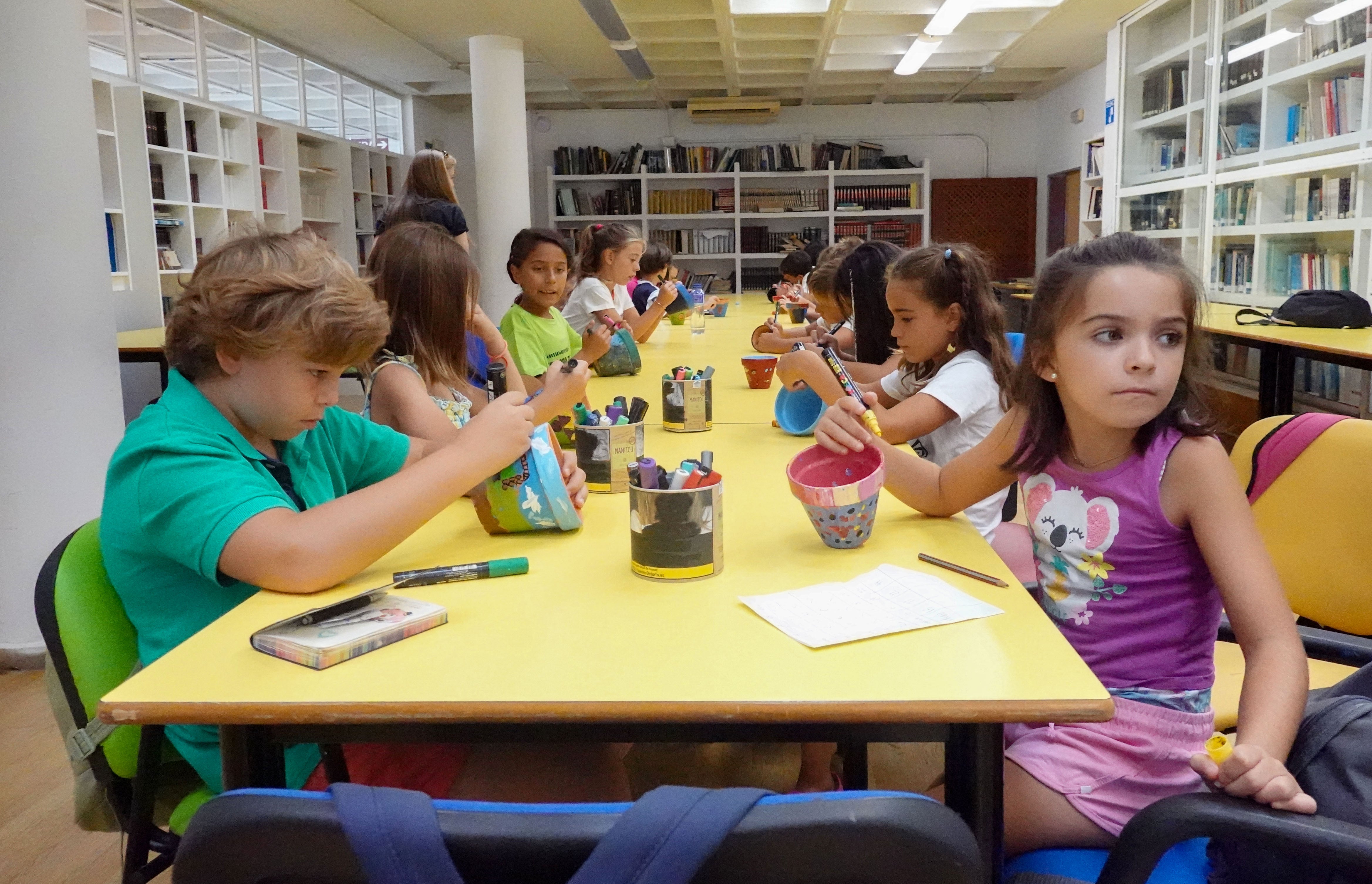 Imagen secundaria 1 - Adiós a un verano que se va sobre ruedas