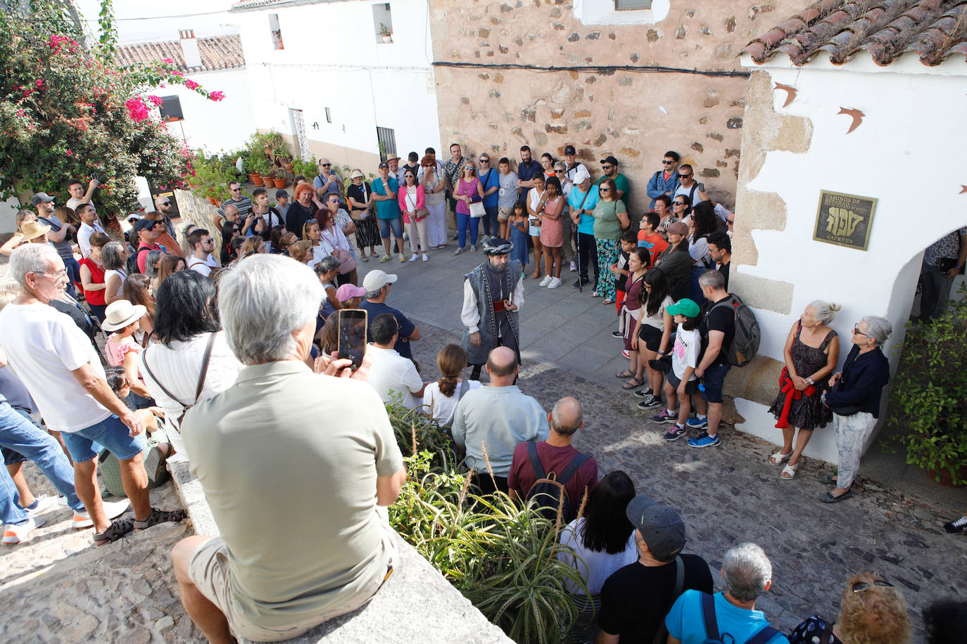 Así ha sido la ruta judía en Cáceres, en imágenes