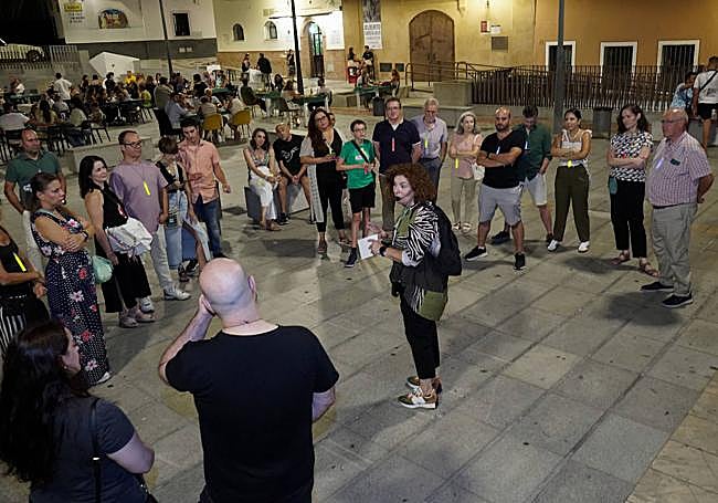 Visita guiada en la noche del sábado.