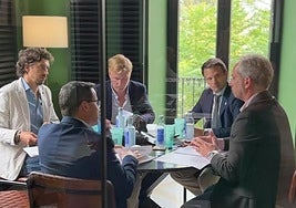 Reunión mantenida entre Carlos Urueña, Ignacio Gragera, Abel Bautista, José María Gallardo y Miguel Ángel Gallardo.