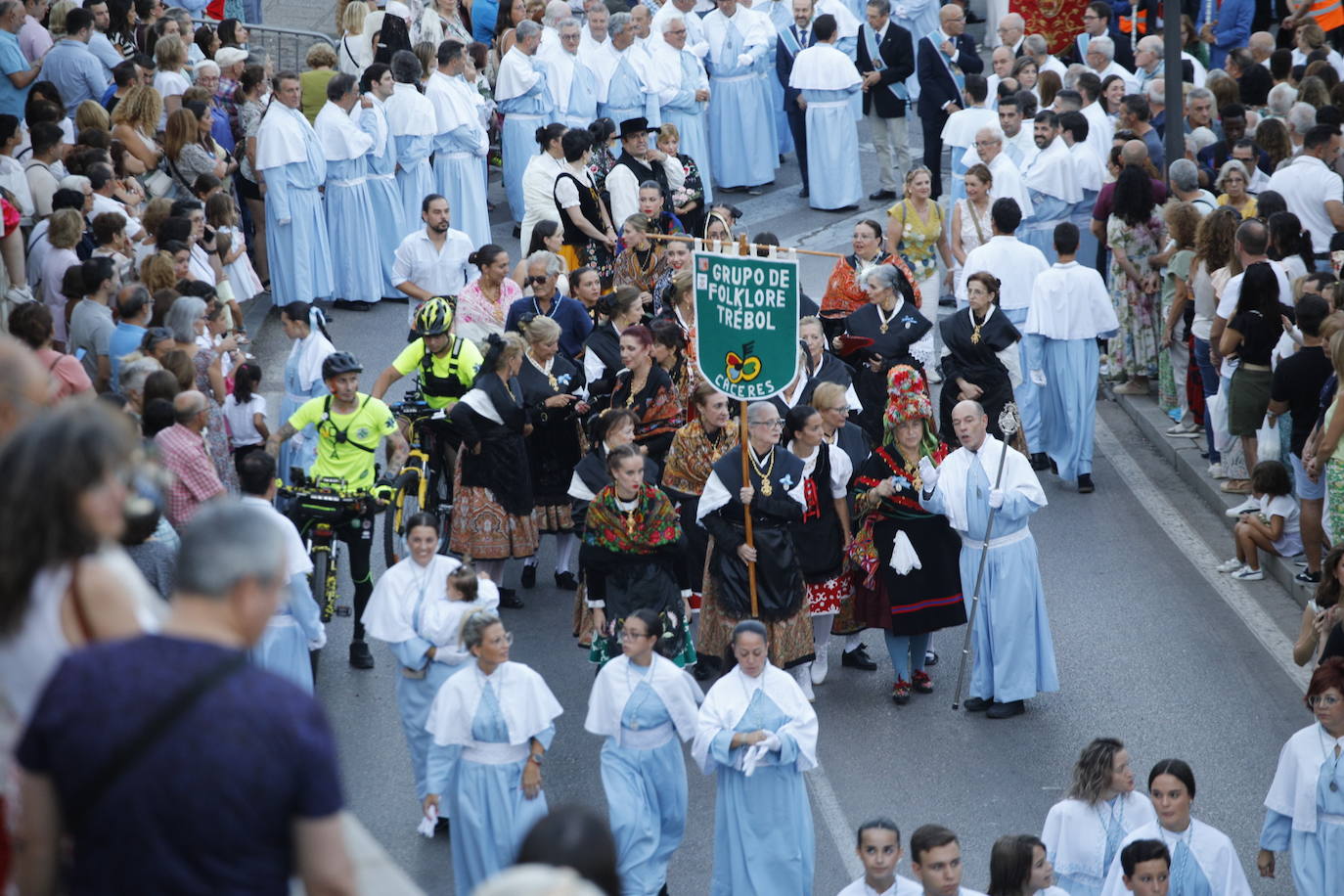 Imágenes de la patrona por las calles de Cáceres (II)