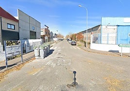 Crítico un trabajador de 19 años al caerle encima una caja de cambios en un taller