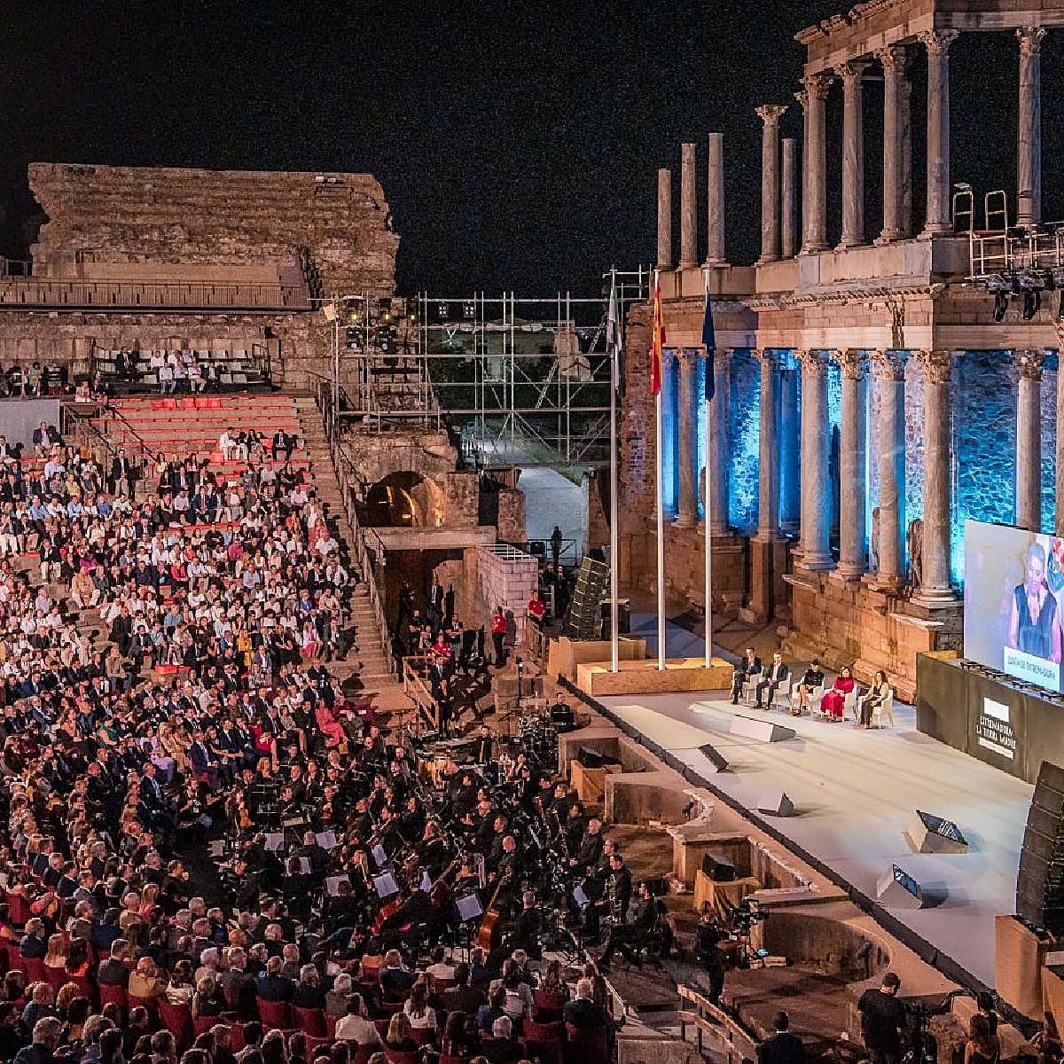 María Guardiola anuncia una estrategia para estrechar los lazos con Hispanoamérica