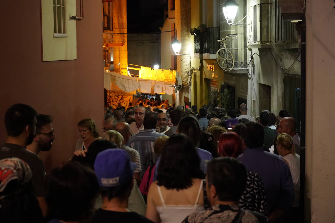 Las calles repletas en la Noche en Blanco de Badajoz | Fotos