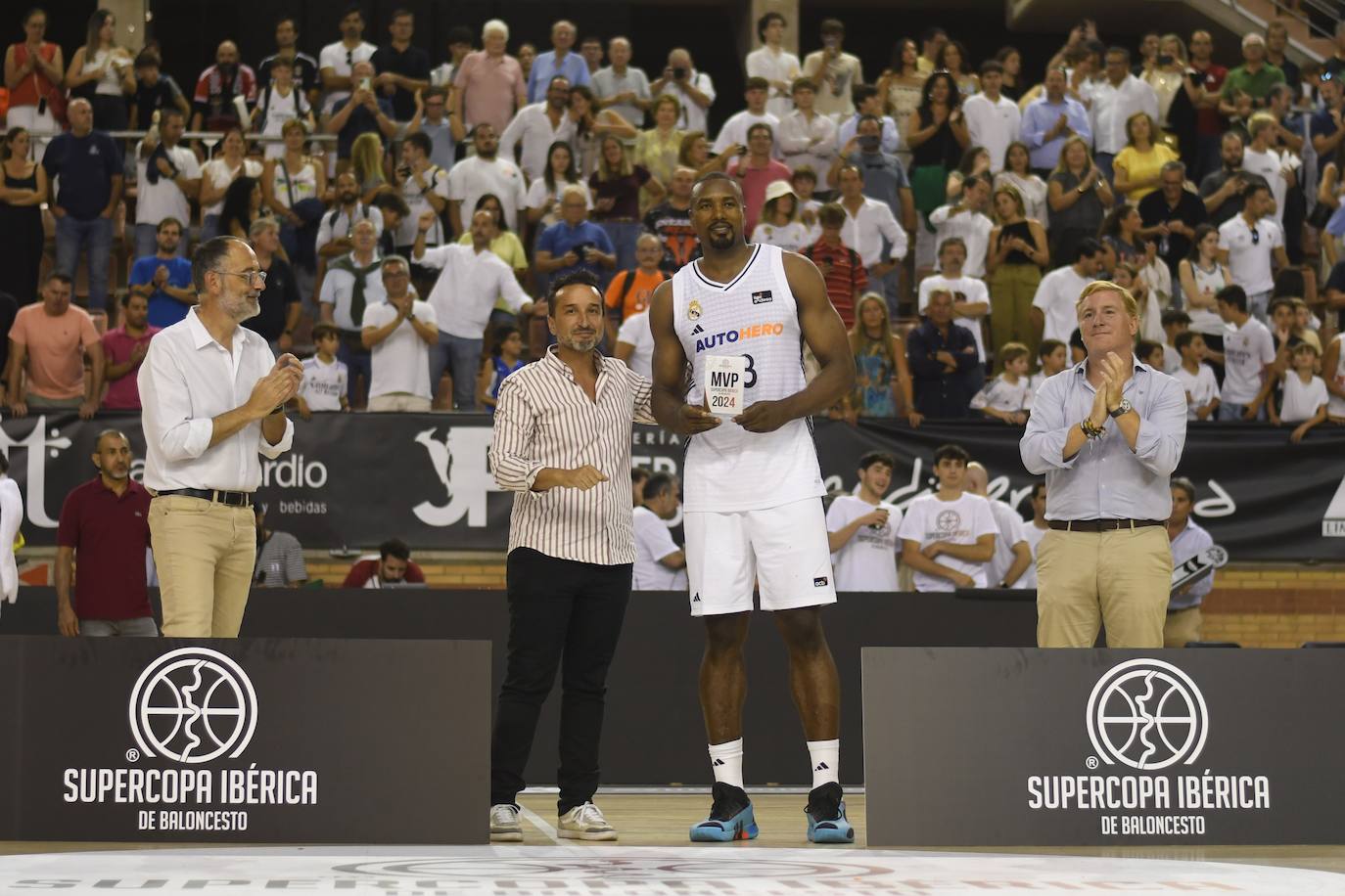 El Real Madrid brilla en Badajoz | Fotos