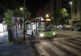 El Ayuntamiento reforzará los autobuses para facilitar el transporte a los universitarios a la zona de fiesta.