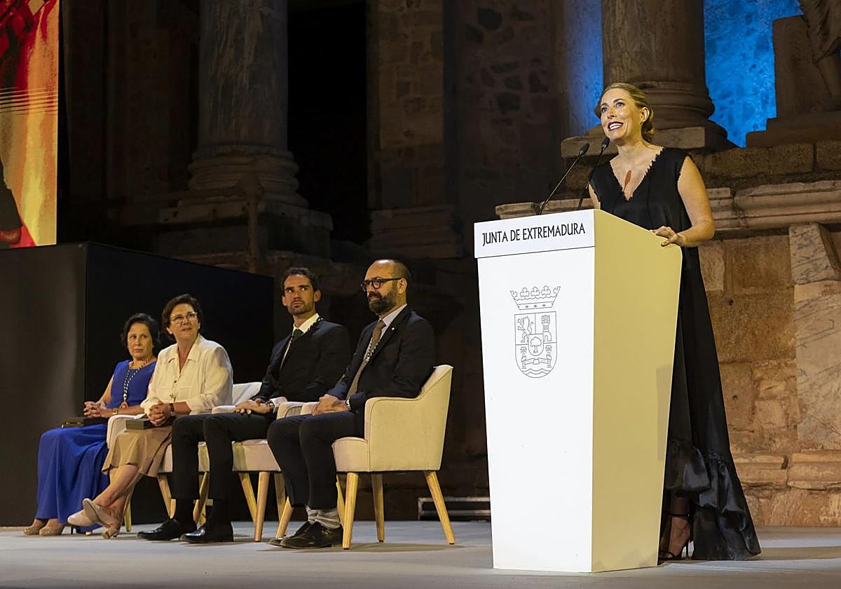 Discurso de María Guardiola en el Teatro Romano durante el acto de entrega de las Medallas de Extremadura.