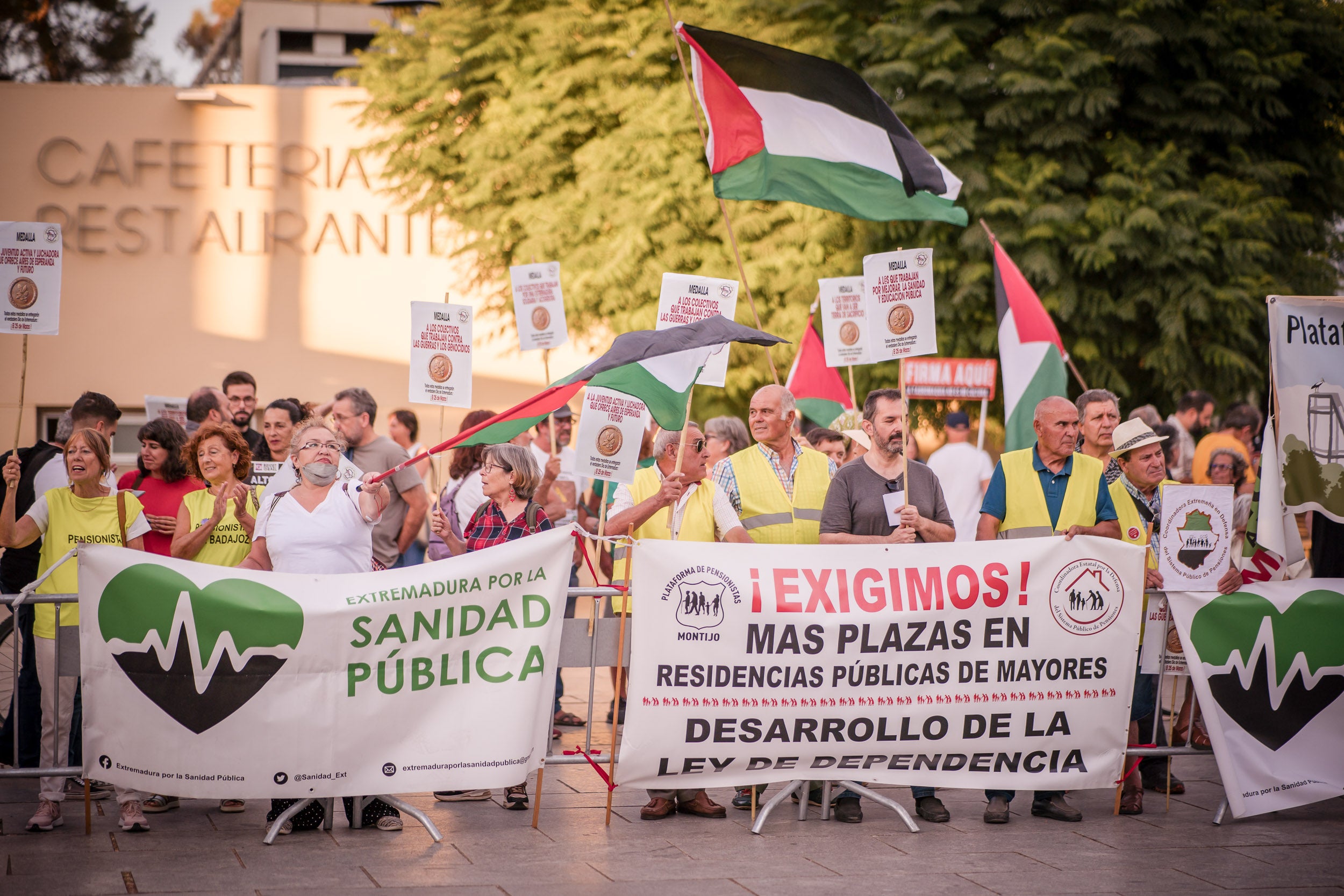 Fotos de ambiente en el acto de entrega de las Medallas de Extremadura
