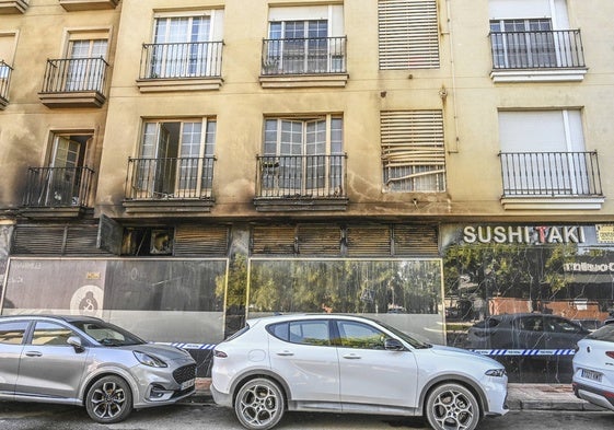 Edificio donde se desató el incendio del restaurante japonés Sushi Taki la pasada madrugada.