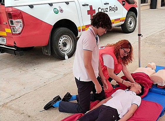 Curso de primeros auxilios impartido por Cruz Roja