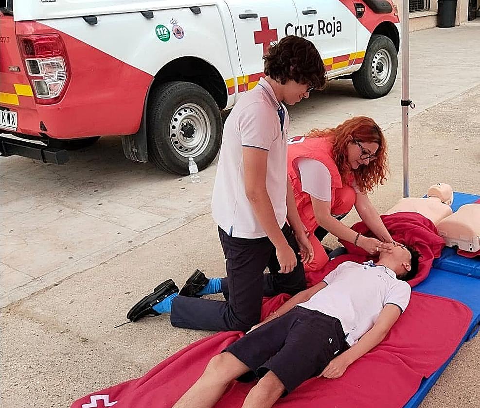 Curso de primeros auxilios impartido por Cruz Roja