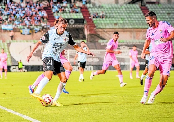 Beneit en el primer partido liguero ante el Recre en el Romano.