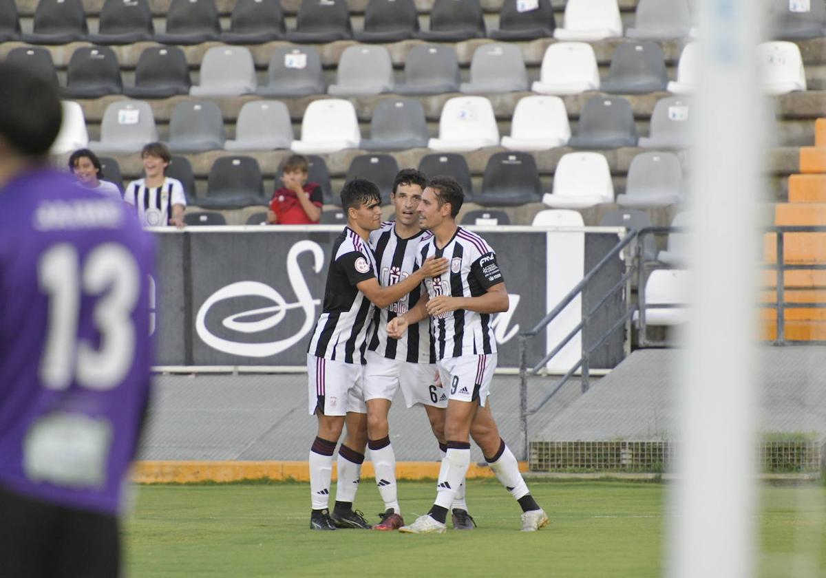 El partido del Badajoz contra Azuaga, en imágenes (I)