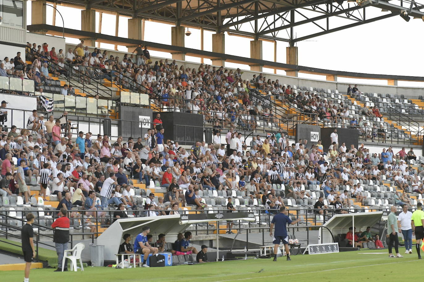 El partido del Badajoz contra Azuaga, en imágenes (I)