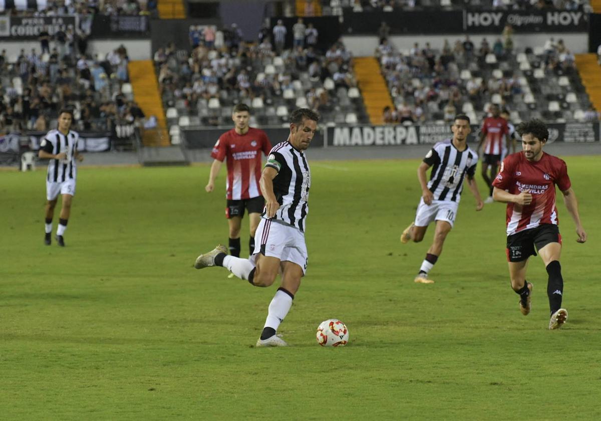 El partido del Badajoz contra Azuaga, en imágenes (II)