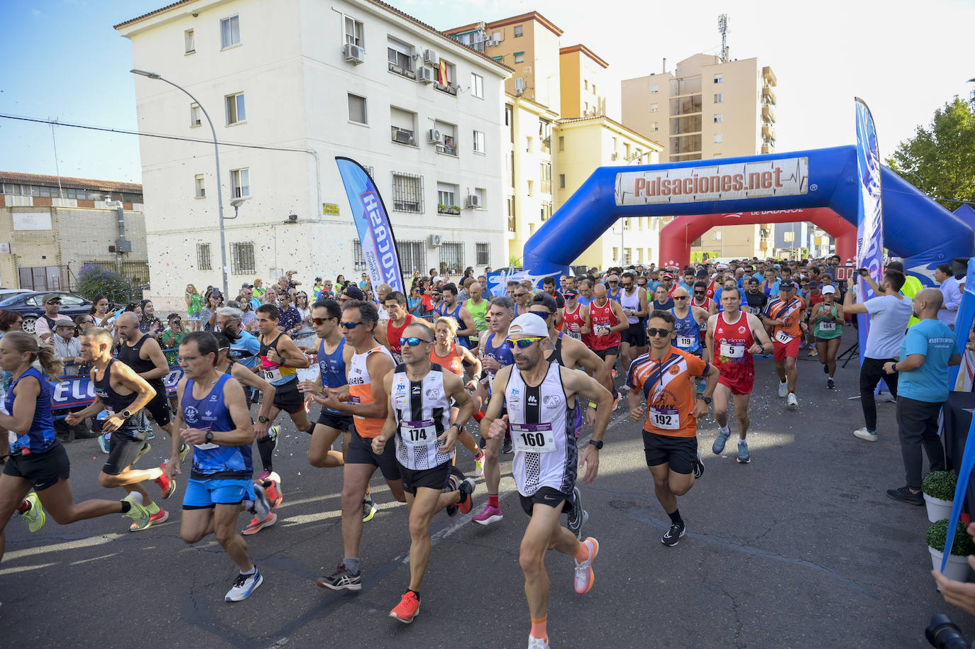 La Carrera Contra el Cáncer de Badajoz, en imágenes (I)