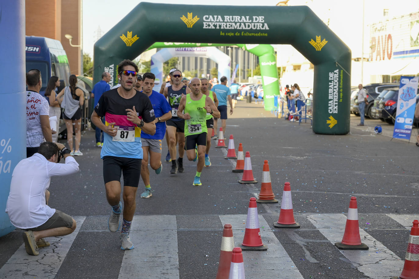 La Carrera Contra el Cáncer de Badajoz, en imágenes (I)