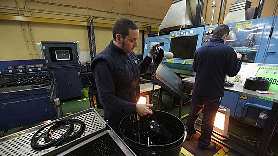 Los trabajadores de Catelsa-Cáceres rechazan parar la producción durante tres días