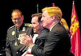 El alcalde ayer en el Día de la Policía Local.