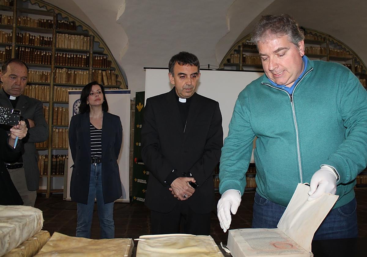 La diócesis retoma las visitas guiadas a la biblioteca de los Jesuitas