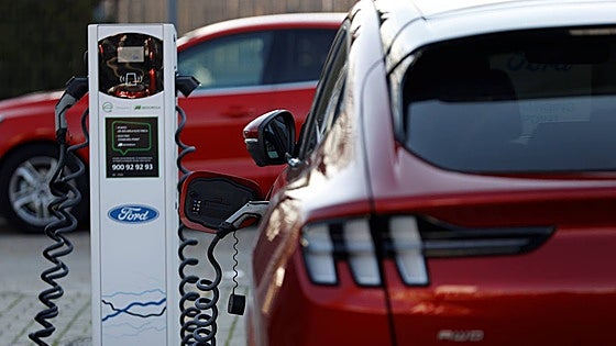 La Junta asegura que las ayudas a los coches eléctricos estarán activas en septiembre