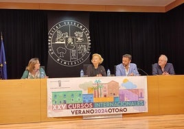 Un momento de la presentación del seminario.