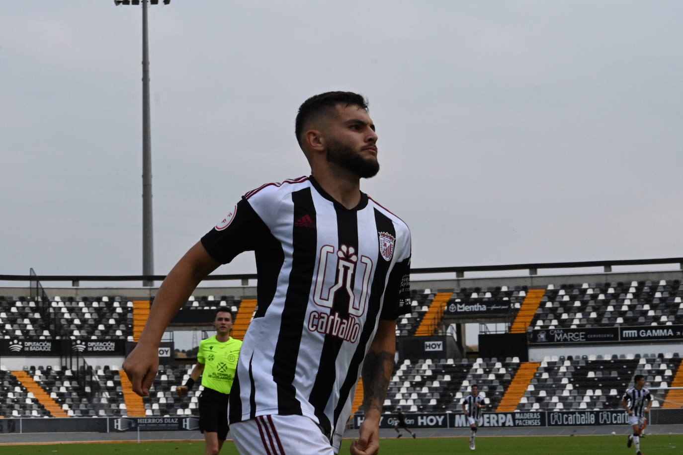 La victoria del Badajoz al Llerenense, en imágenes