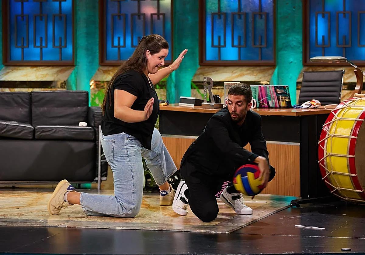 Paula Leitón y Broncano durante la entrevista en La Revuelta.