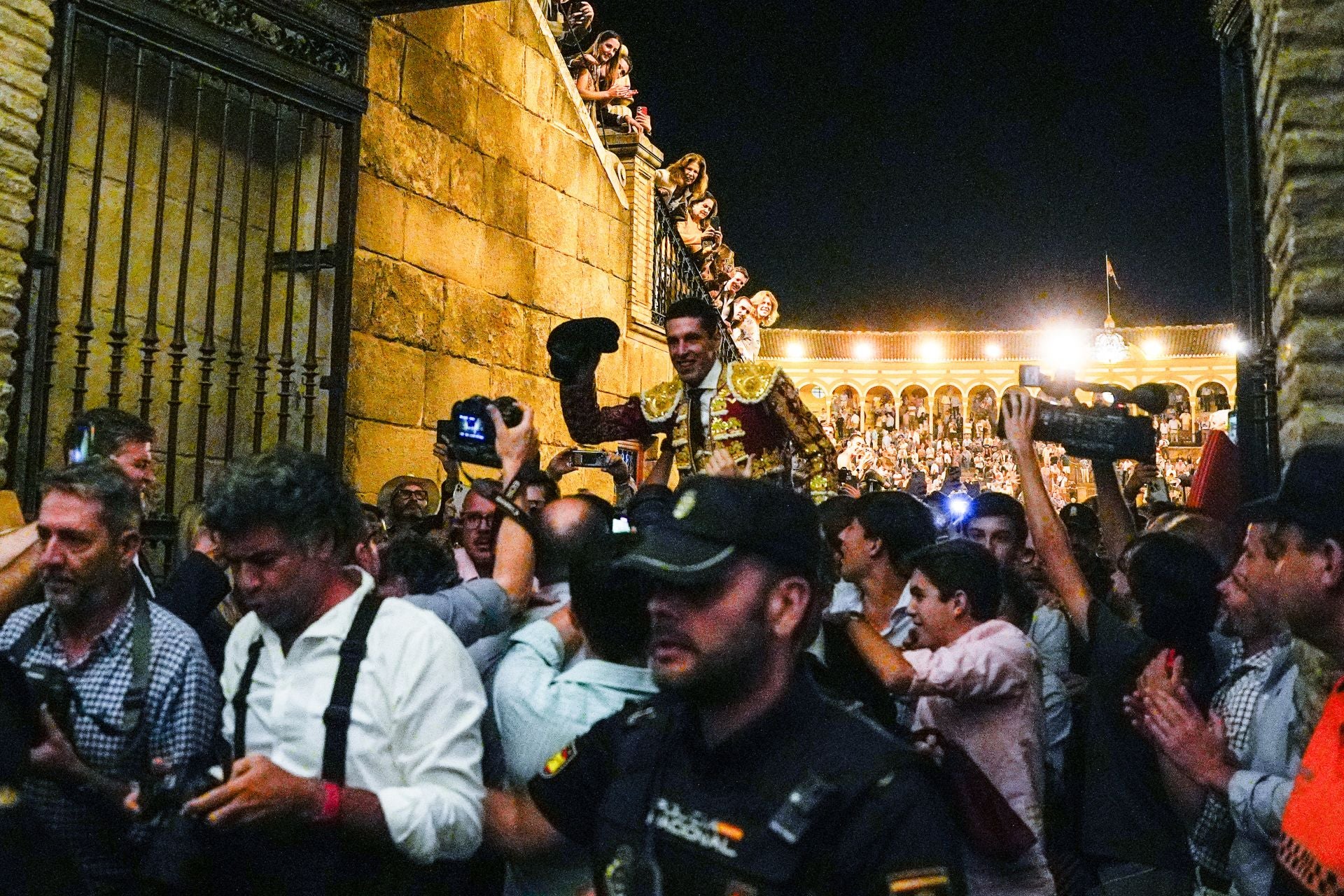 Alejandro Talavante abre la la Puerta del Príncipe de Sevilla