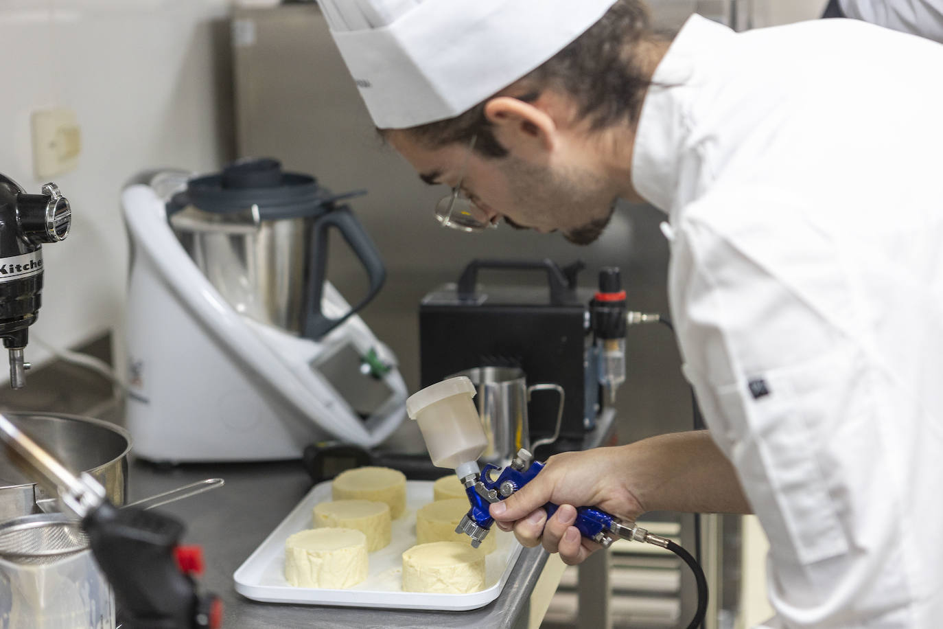 El concurso regional de repostería celebrado en Cáceres, en imágenes