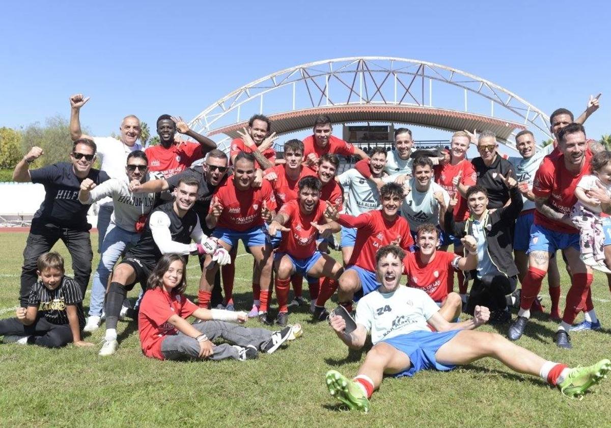 El Jaraíz celebra su buen momento en Olivenza.