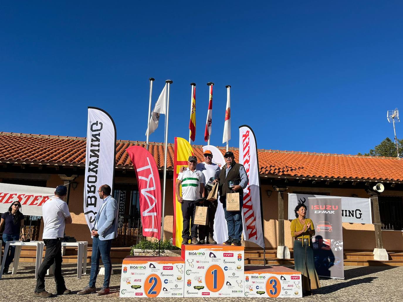 Imagen secundaria 1 - Los arqueros extremeños triunfan en el XXVI Campeonato de España de Recorridos de Caza con Arco