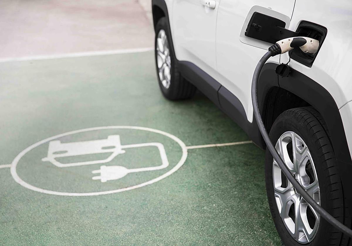 Carga de vehículo eléctrico.