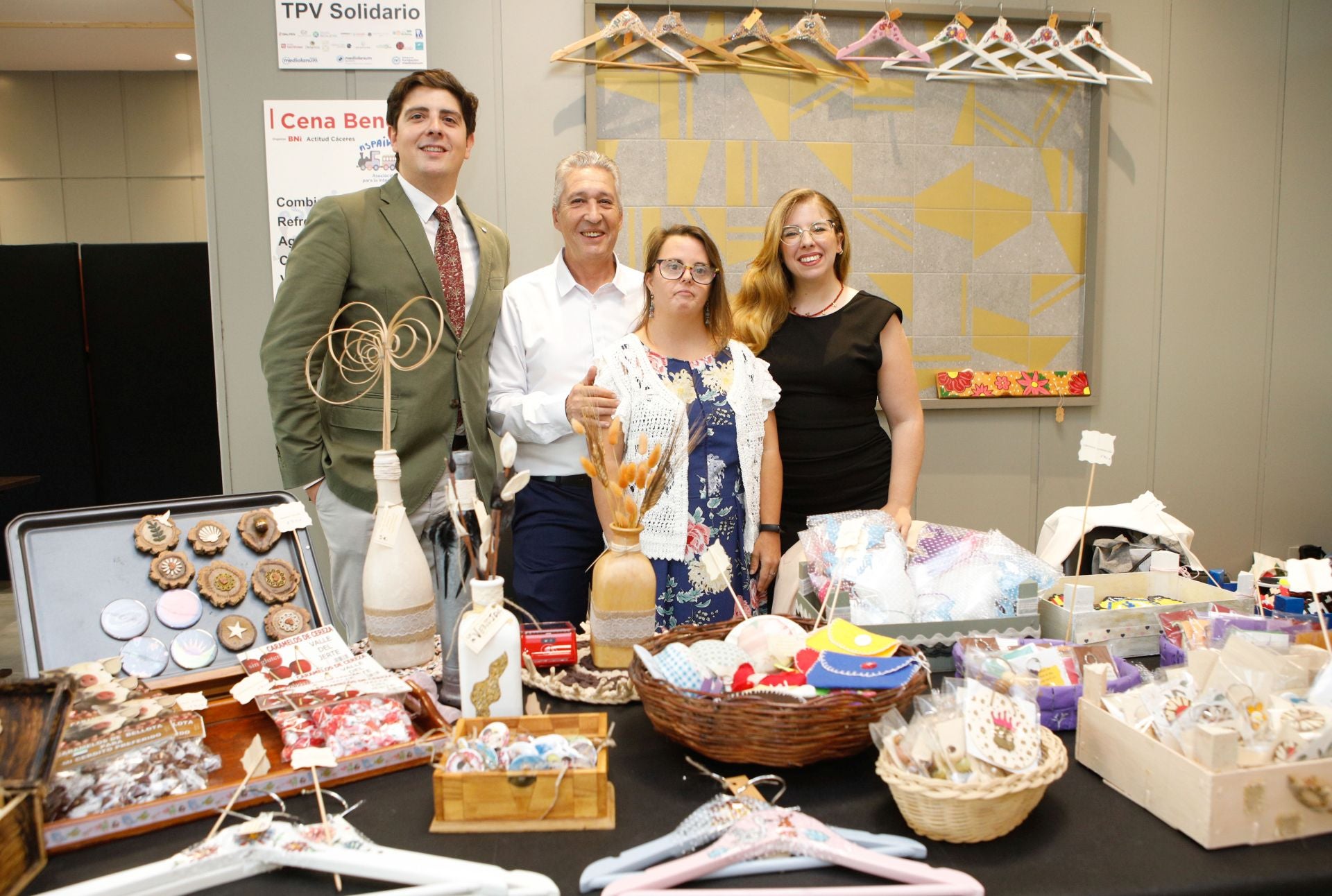 Cóctel solidario a favor de la asociación Aspainca.