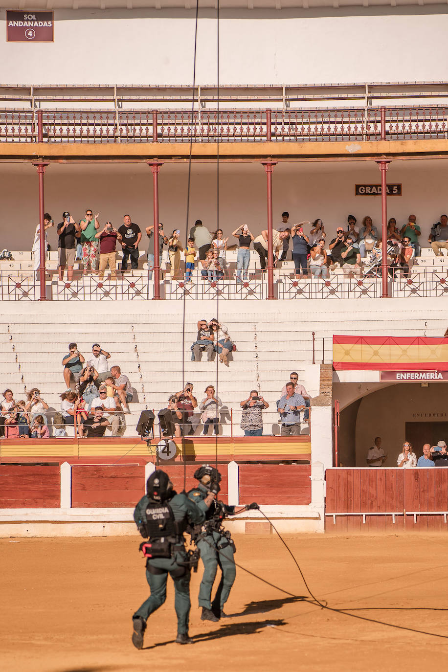 Fotos (II) | Así fue la exhibición de la Guardia Civil en Mérida
