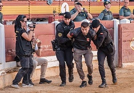 Fotos | Así fue la exhibición de la Guardia Civil en Mérida