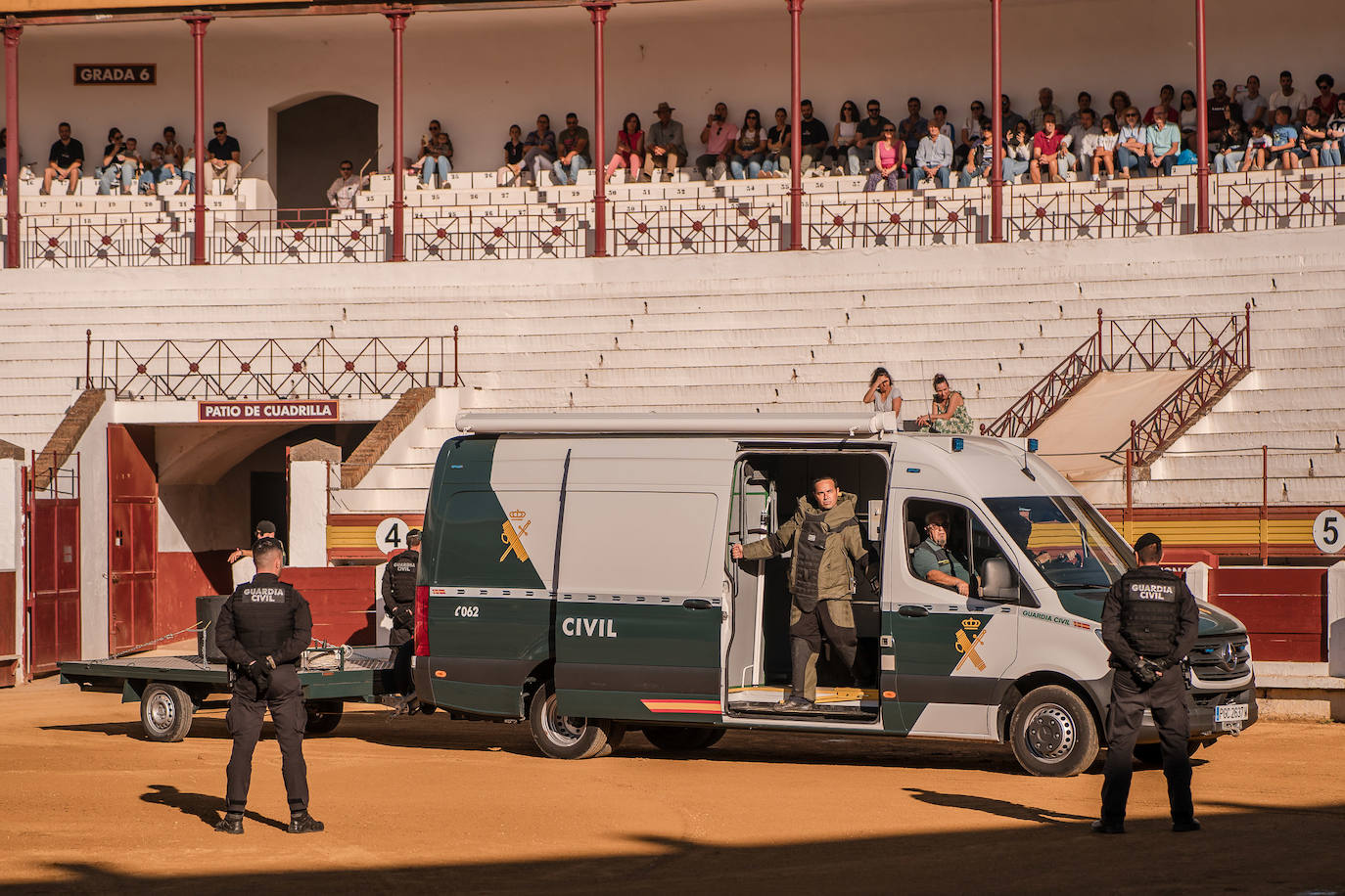 Fotos | Así fue la exhibición de la Guardia Civil en Mérida