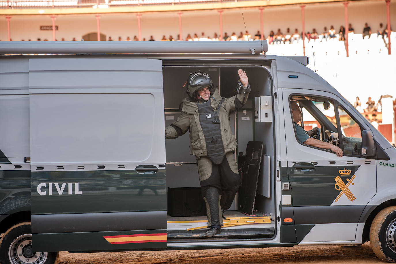 Fotos | Así fue la exhibición de la Guardia Civil en Mérida