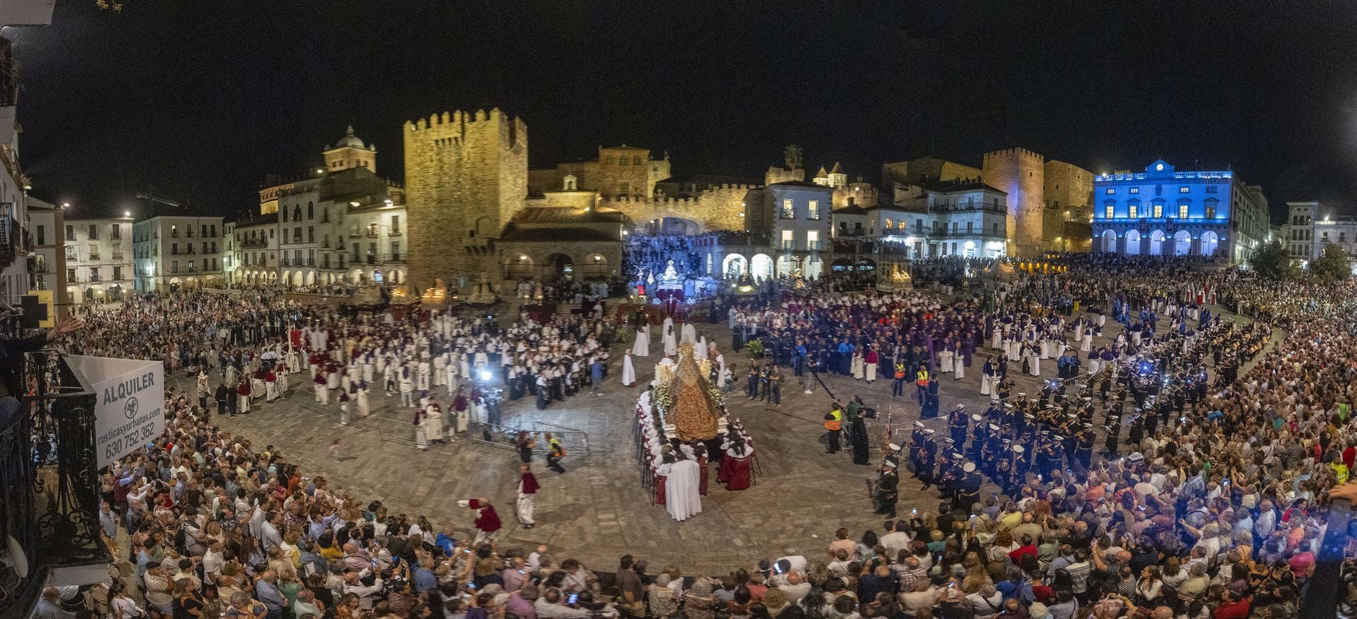 Procesión magna mariana en Cáceres, en imágenes (II)