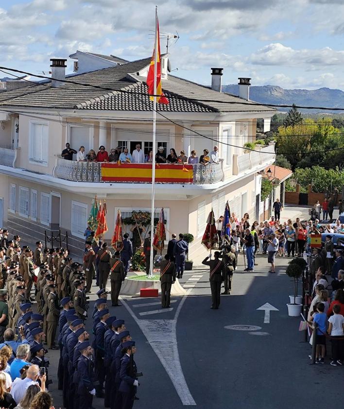 Imagen secundaria 2 - La Codosera celebra un desfile militar en su Feria Rayana