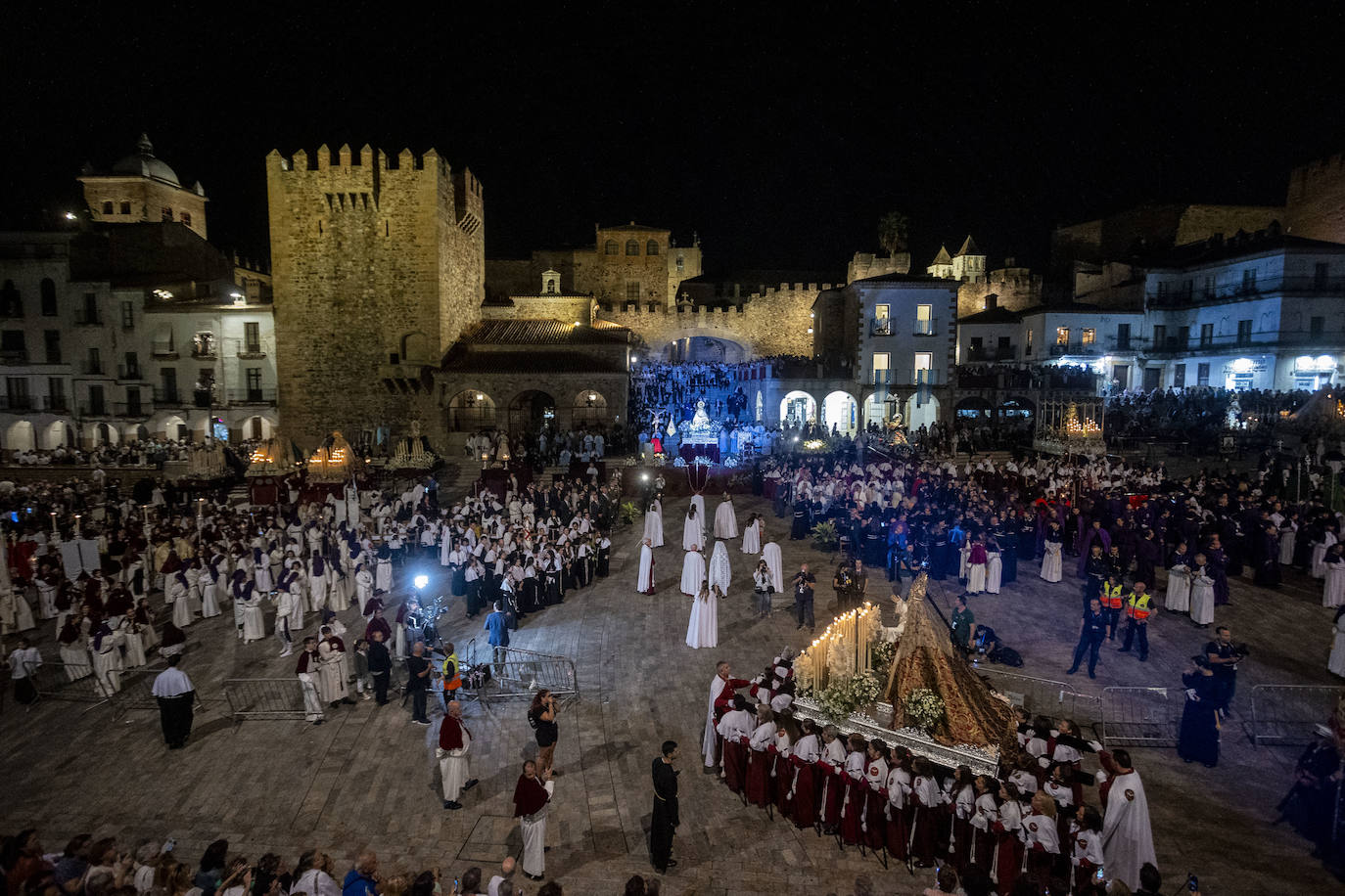 Procesión magna mariana en Cáceres, en imágenes (II)