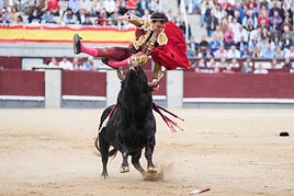 Fotos | Así ha sido la cogida a Roca Rey en Las Ventas